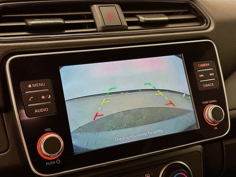 Used 2025 Nissan Leaf S image 22