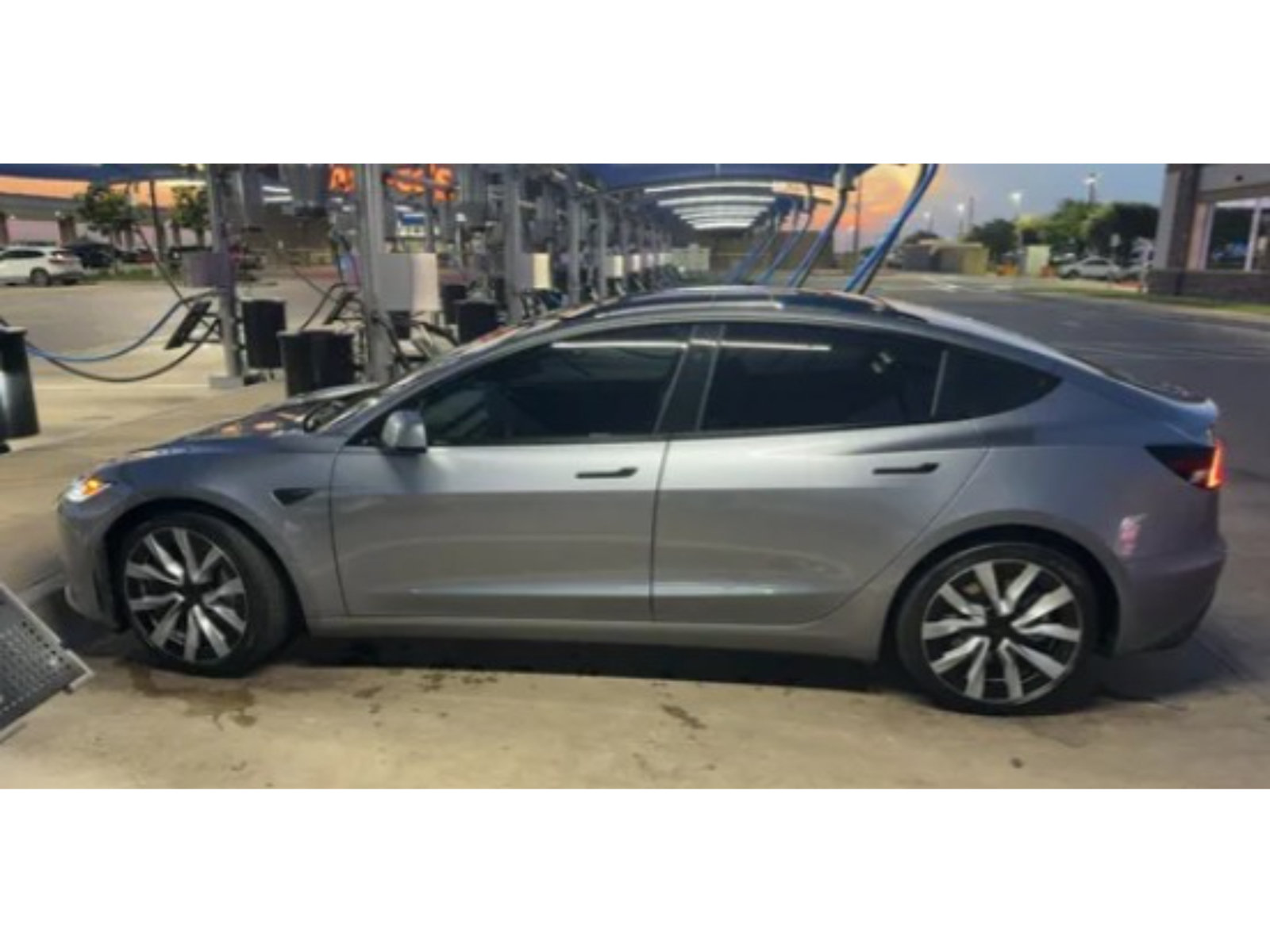 Used 2025 Tesla Model 3 Long Range AWD/4WD image 2