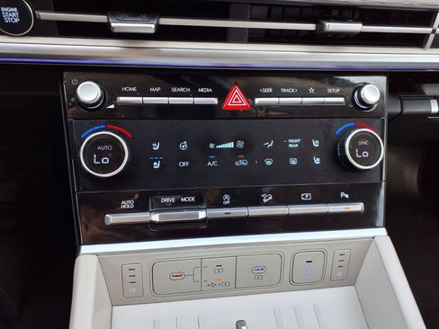 Certified 2024 Hyundai Santa Fe Calligraphy FWD image 24