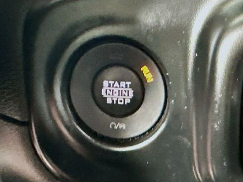 Certified 2022 Jeep Wrangler Unlimited Sahara image 24