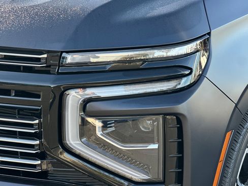 Certified 2025 Chevrolet Suburban High Country image 52