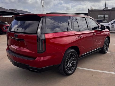 Used 2025 Cadillac Escalade Sport Platinum image 8