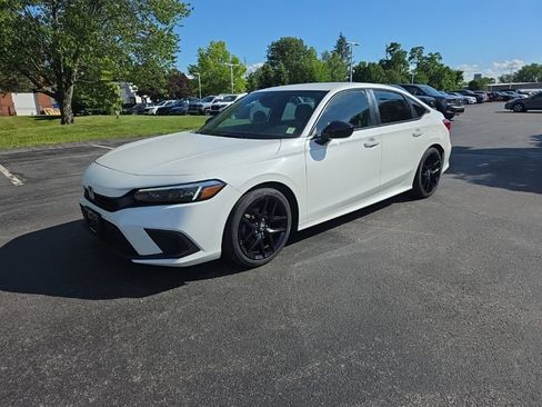 Used 2024 Honda Civic Sport image 3