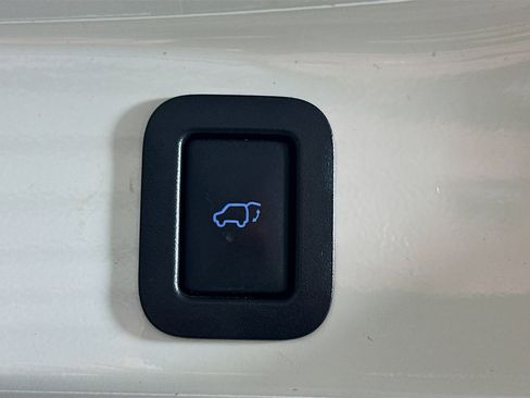 Used 2016 Toyota Highlander Limited image 30