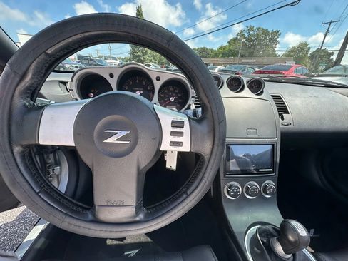 Used 2005 Nissan 350Z Touring image 26