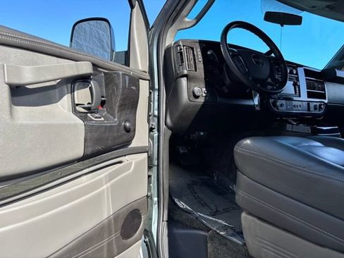 Used 2017 GMC Savana 2500 Extended RWD image 14