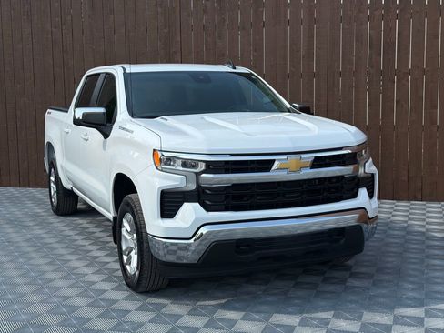 Used 2024 Chevrolet Silverado 1500 LT AWD/4WD image 13