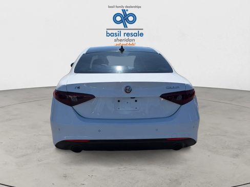 Used 2022 Alfa Romeo Giulia Ti AWD/4WD image 5