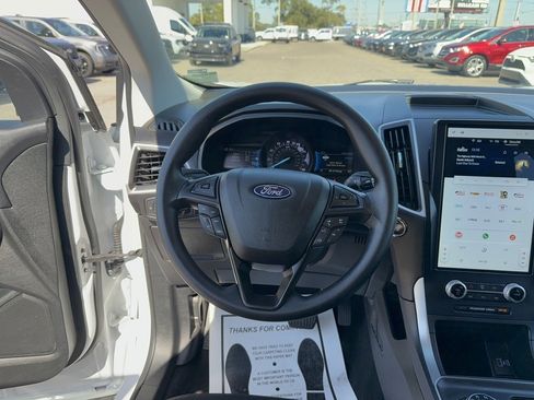 Certified 2022 Ford Edge SE w/ Black Appearance Package image 30