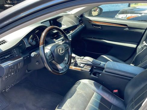 Used 2017 Lexus ES 350 w/ Luxury Package FWD image 24