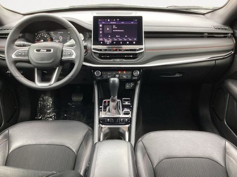 Used 2023 Jeep Compass Trailhawk AWD/4WD image 4