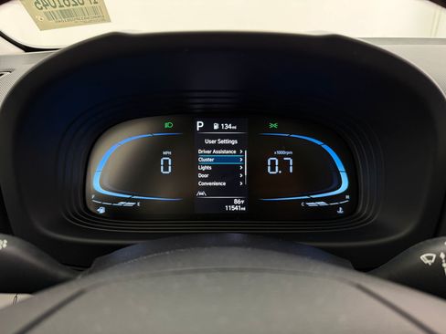 Used 2023 Hyundai Venue SEL FWD image 18