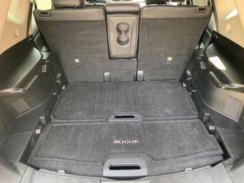 Used 2019 Nissan Rogue SV FWD image 9