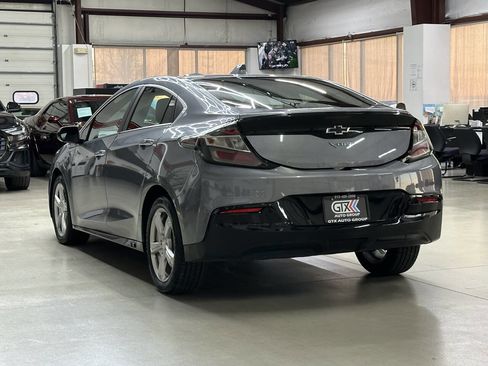 Used 2018 Chevrolet Volt LT w/ Comfort Package image 4