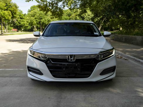 Used 2018 Honda Accord LX image 3