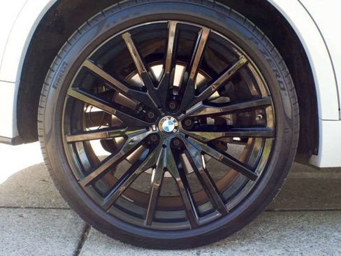 Used 2024 BMW X5 xDrive40i w/ M Sport Package AWD/4WD image 55