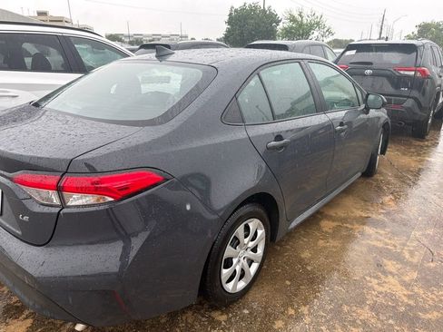 Used 2025 Toyota Corolla LE FWD image 5