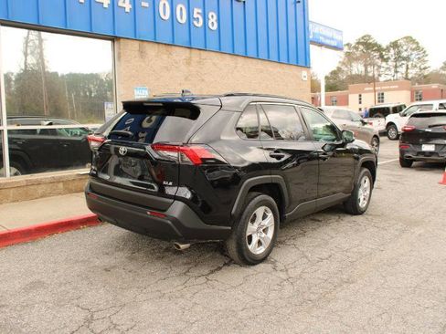 Used 2021 Toyota RAV4 XLE image 4