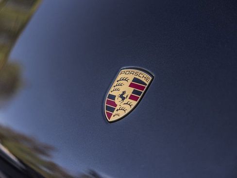 Certified 2025 Porsche Macan image 27