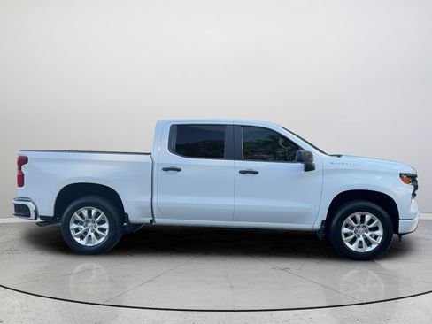 New 2026 Chevrolet Silverado 1500 Custom RWD image 4