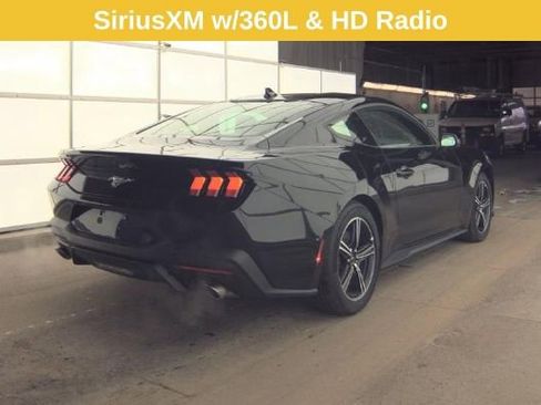 Used 2025 Ford Mustang Coupe image 4