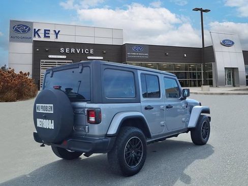 Used 2020 Jeep Wrangler Unlimited Sahara AWD/4WD image 5
