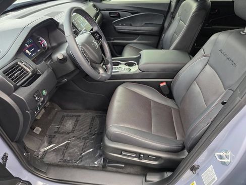 Used 2025 Honda Passport Black Edition image 9