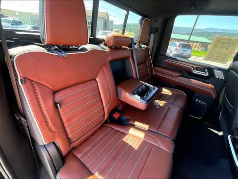 Used 2024 GMC Sierra 3500 Denali Ultimate AWD/4WD image 28