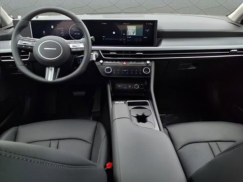 New 2025 Hyundai Sonata Limited image 15