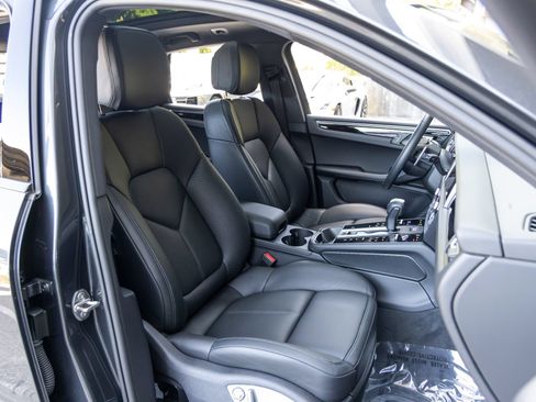 Certified 2026 Porsche Macan AWD/4WD image 66