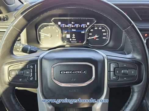 Used 2021 GMC Yukon Denali w/ Denali Premium Package image 18