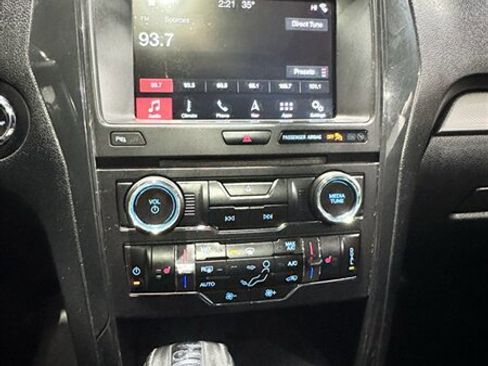 Used 2018 Ford Explorer XLT w/ Equipment Group 202A image 14