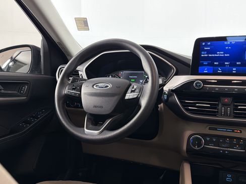 Used 2022 Ford Escape SE w/ SE Sport Appearance Package FWD image 27