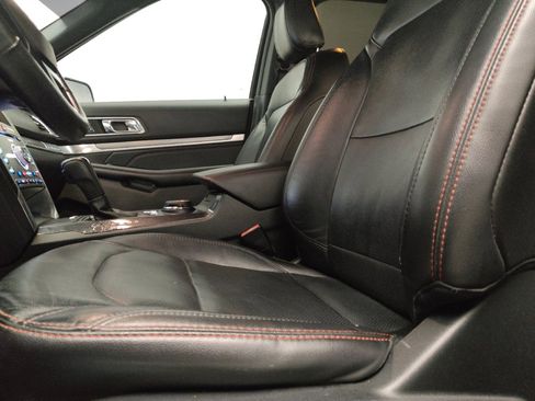 Used 2018 Ford Explorer Sport w/ Equipment Group 401A AWD/4WD image 17