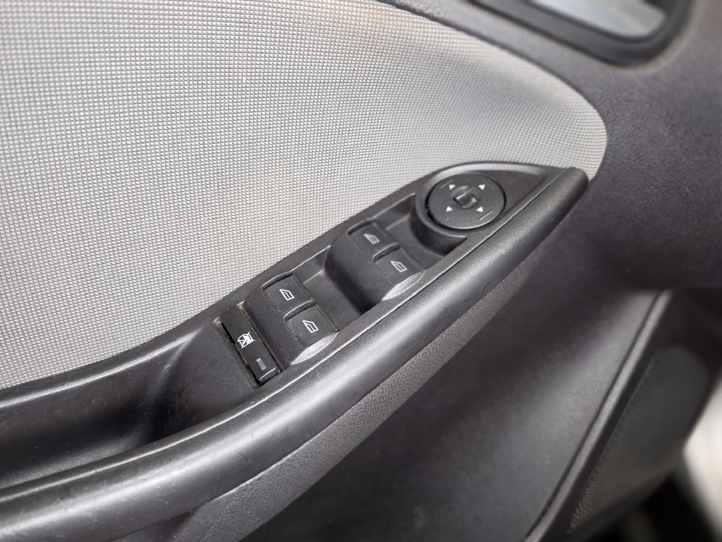 Used 2014 Ford Focus SE w/ Interior Protection Package FWD image 19