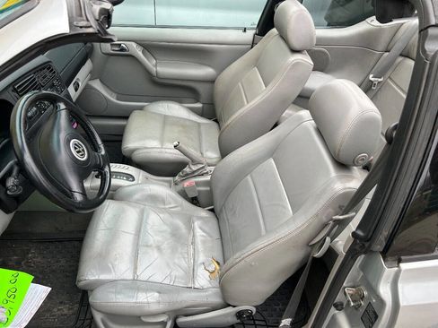 Used 2002 Volkswagen Cabrio GLX image 14