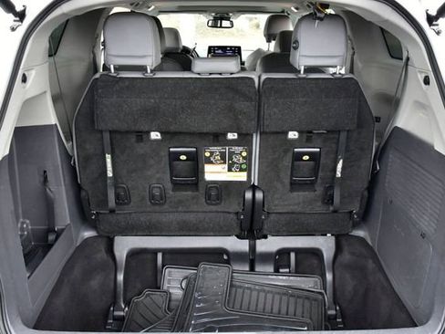 Certified 2024 Toyota Sienna XLE image 30