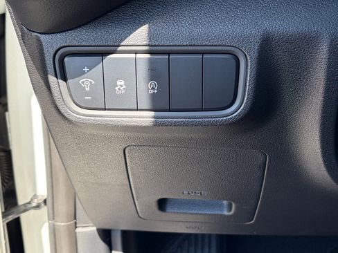 Certified 2025 Kia Soul LX image 17