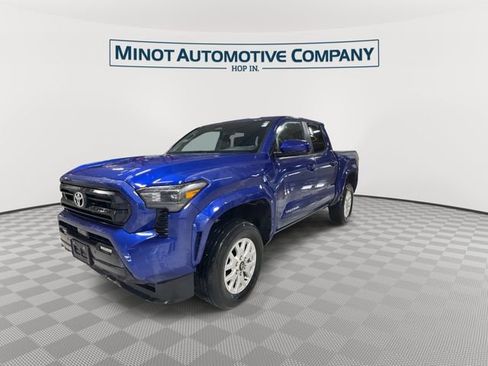 Used 2024 Toyota Tacoma SR5 AWD/4WD image 4