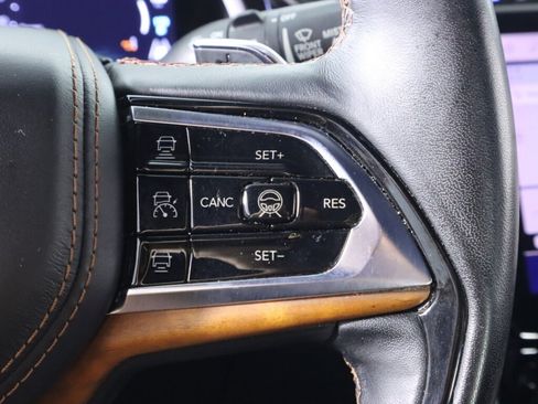 Used 2023 Jeep Grand Cherokee Summit AWD/4WD image 13