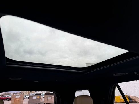 Used 2017 Ford Explorer Limited image 35