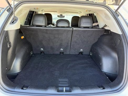 Used 2018 Jeep Compass Latitude w/ Popular Equipment Group FWD image 31