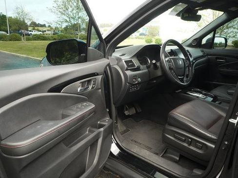 Used 2021 Honda Ridgeline Black Edition image 11