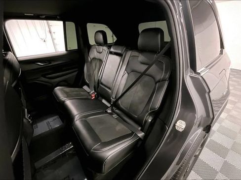 Used 2024 Jeep Grand Cherokee Altitude AWD/4WD image 25