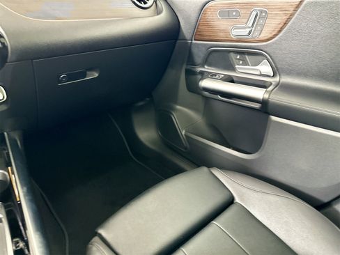 New 2025 Mercedes-Benz GLA 250 image 25