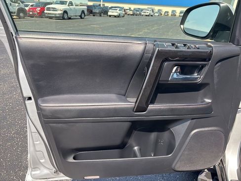 Used 2024 Toyota 4Runner TRD Off-Road Premium image 28