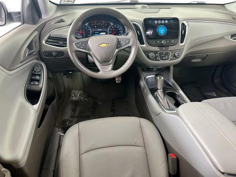Used 2017 Chevrolet Malibu LT w/ Leather Package FWD image 22