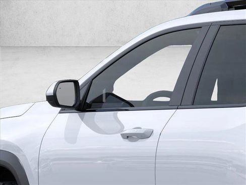 New 2026 Chevrolet Equinox ACTIV image 12