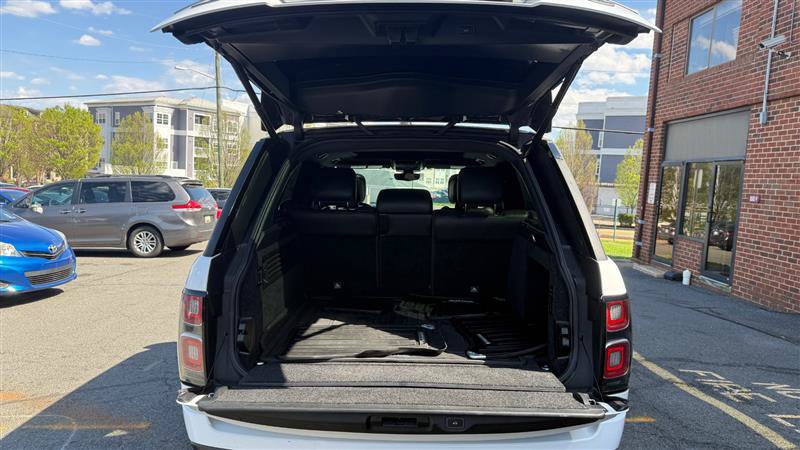 Used 2018 Land Rover Range Rover Supercharged AWD/4WD image 18