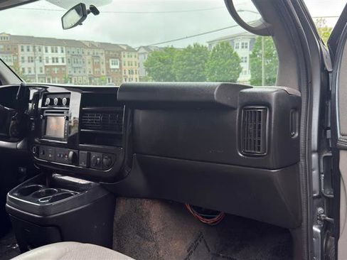 Used 2015 Chevrolet Express 2500 Extended RWD image 15